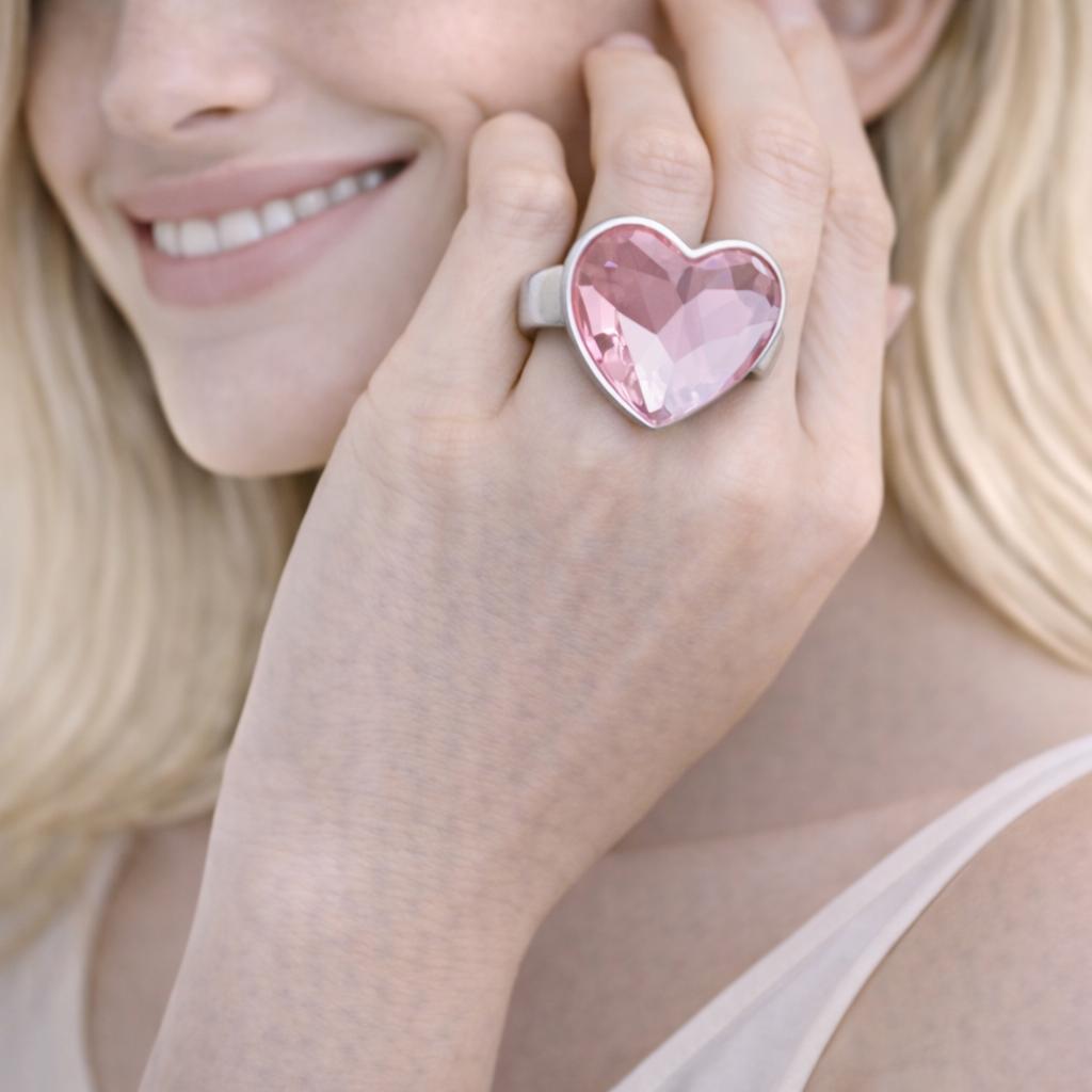 pink heart-shaped ring