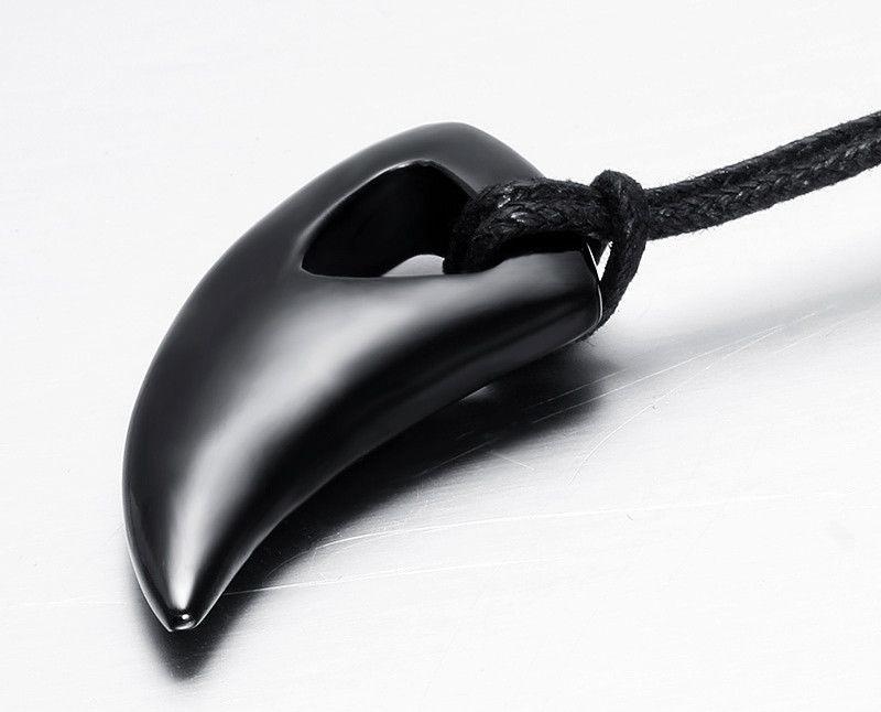 Men’s Bull Horn Necklace black