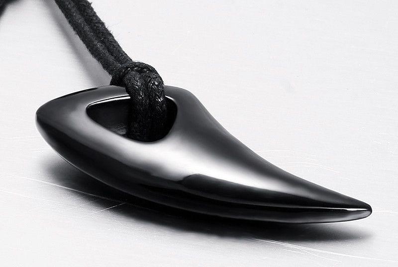 Men’s Bull Horn Necklace black