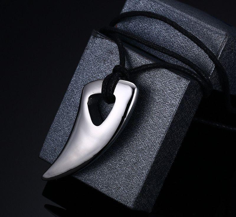 Men’s Bull Horn Necklace silver