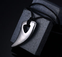 Men’s Bull Horn Necklace silver