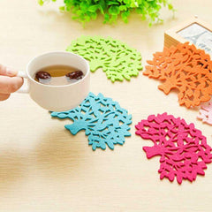 5 X MULTI-COLOURED TREE SHAPED PLACEMATS SET.