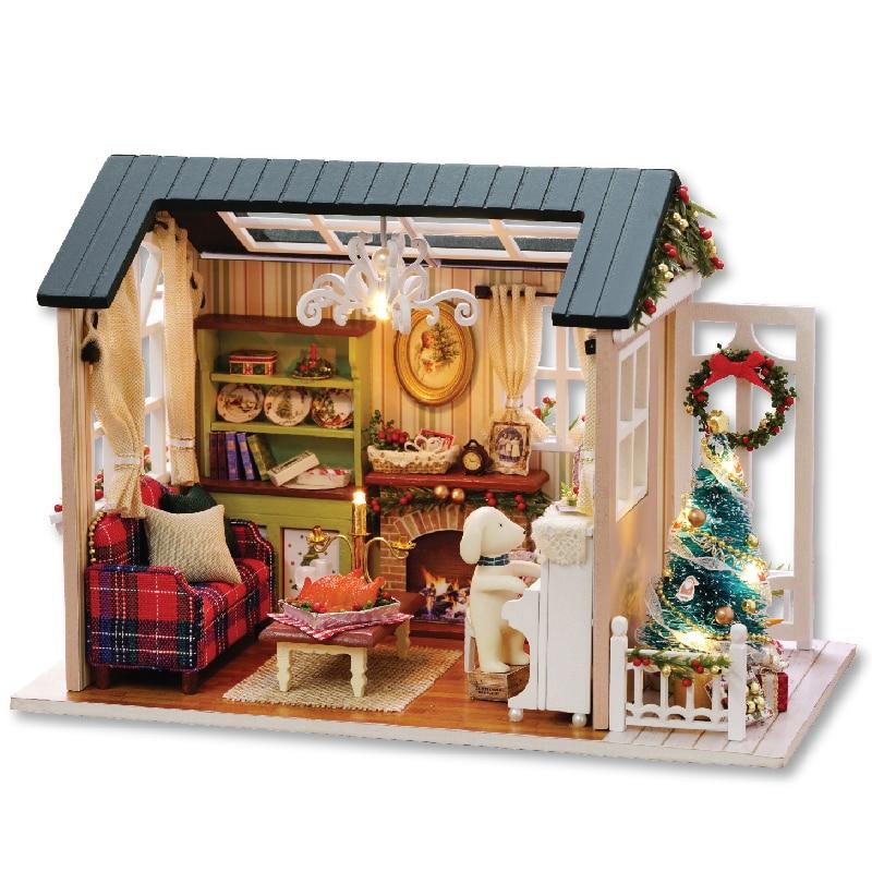 FESTIVE SPIRIT MINIATURE DOLLHOUSE